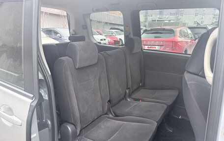 Toyota Noah III, 2008 год, 1 300 000 рублей, 13 фотография