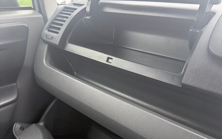 Toyota Noah III, 2008 год, 1 300 000 рублей, 7 фотография