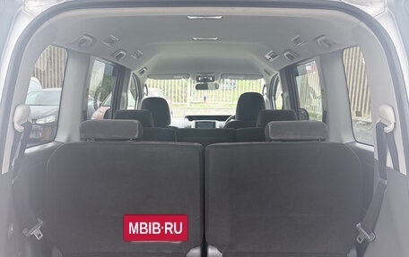 Toyota Noah III, 2008 год, 1 300 000 рублей, 15 фотография