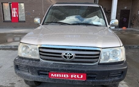 Toyota Land Cruiser 100 рестайлинг 2, 2003 год, 1 850 000 рублей, 2 фотография