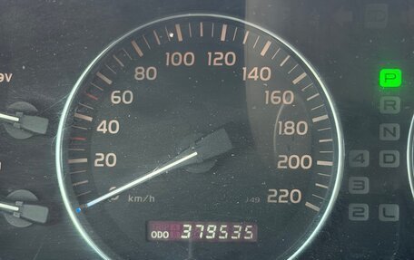 Toyota Land Cruiser 100 рестайлинг 2, 2003 год, 1 850 000 рублей, 13 фотография