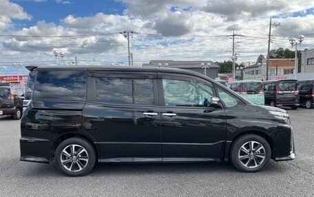 Toyota Voxy III, 2020 год, 1 983 888 рублей, 4 фотография