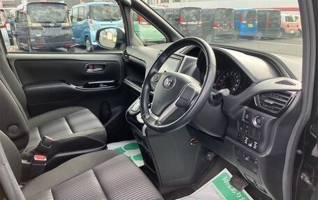 Toyota Voxy III, 2020 год, 1 983 888 рублей, 9 фотография