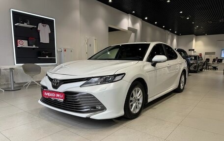 Toyota Camry, 2019 год, 2 490 000 рублей, 1 фотография