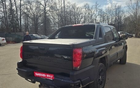 Chevrolet Avalanche I, 2002 год, 1 500 000 рублей, 4 фотография