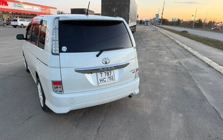 Toyota ISis I, 2011 год, 1 350 000 рублей, 3 фотография