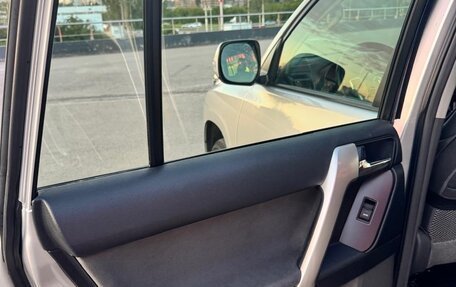 Toyota Land Cruiser Prado 150 рестайлинг 2, 2012 год, 4 500 000 рублей, 16 фотография