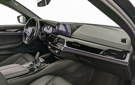 BMW 5 серия, 2019 год, 3 590 000 рублей, 11 фотография