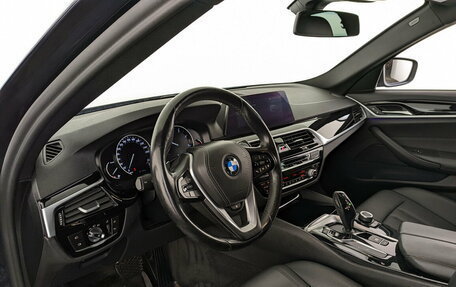 BMW 5 серия, 2019 год, 3 590 000 рублей, 17 фотография