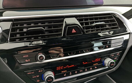 BMW 5 серия, 2019 год, 3 590 000 рублей, 29 фотография