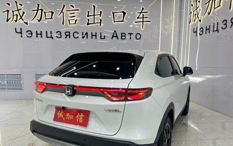 Honda Vezel, 2023 год, 1 800 000 рублей, 4 фотография