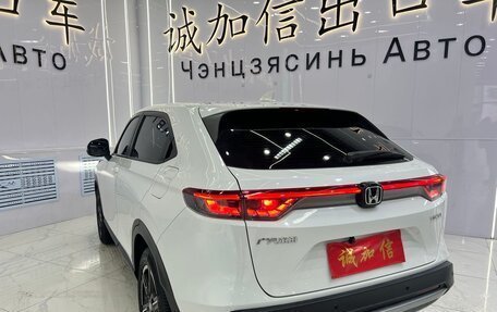 Honda Vezel, 2023 год, 1 800 000 рублей, 6 фотография