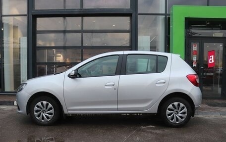 Renault Sandero II рестайлинг, 2017 год, 899 000 рублей, 2 фотография