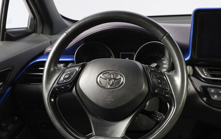 Toyota C-HR I рестайлинг, 2020 год, 2 899 000 рублей, 11 фотография