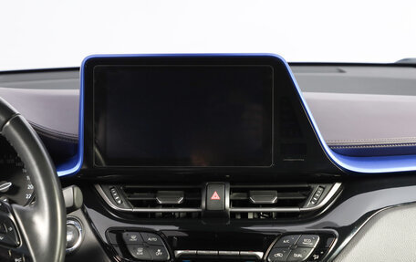 Toyota C-HR I рестайлинг, 2020 год, 2 899 000 рублей, 15 фотография