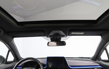 Toyota C-HR I рестайлинг, 2020 год, 2 899 000 рублей, 18 фотография