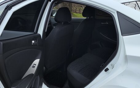 Hyundai Solaris II рестайлинг, 2015 год, 1 200 000 рублей, 10 фотография