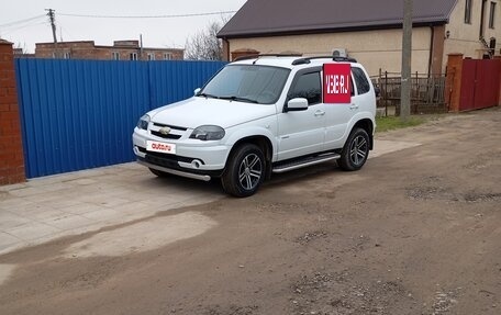 Chevrolet Niva I рестайлинг, 2018 год, 870 000 рублей, 2 фотография