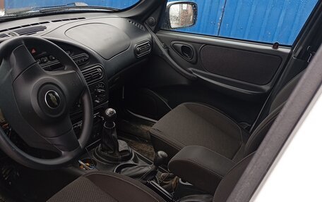 Chevrolet Niva I рестайлинг, 2018 год, 870 000 рублей, 5 фотография