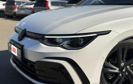 Volkswagen Golf VIII, 2022 год, 1 980 000 рублей, 2 фотография