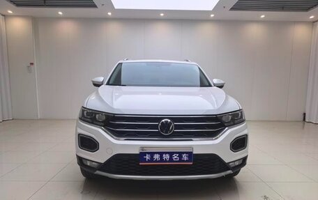 Volkswagen T-Roc I, 2022 год, 1 615 000 рублей, 2 фотография