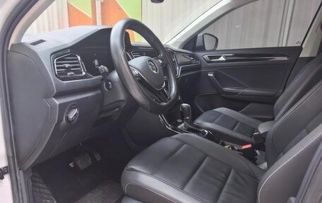 Volkswagen T-Roc I, 2022 год, 1 615 000 рублей, 6 фотография