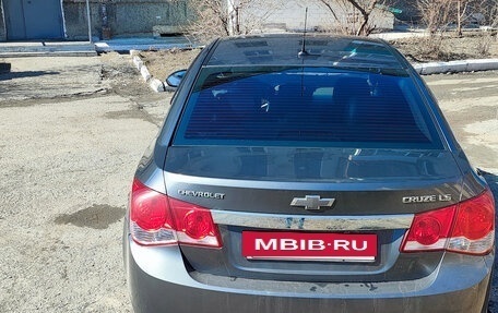 Chevrolet Cruze II, 2012 год, 700 000 рублей, 3 фотография