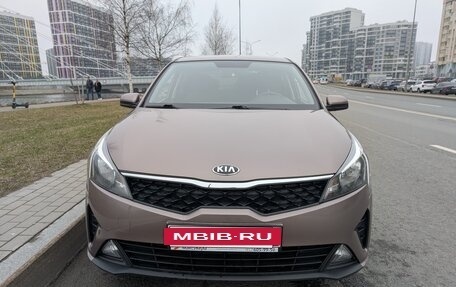 KIA Rio IV, 2021 год, 1 600 000 рублей, 4 фотография