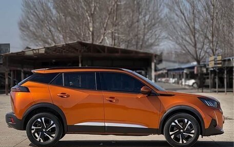 Peugeot 2008 II, 2022 год, 1 590 000 рублей, 5 фотография