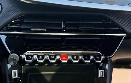 Peugeot 2008 II, 2022 год, 1 590 000 рублей, 14 фотография