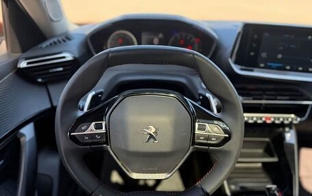 Peugeot 2008 II, 2022 год, 1 590 000 рублей, 12 фотография