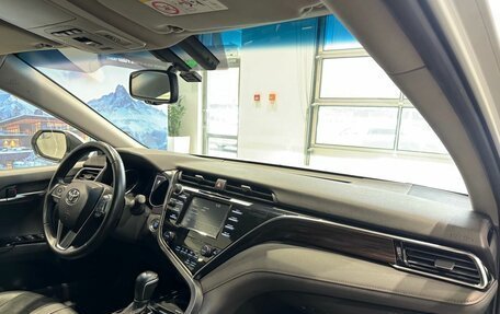 Toyota Camry, 2019 год, 2 490 000 рублей, 10 фотография