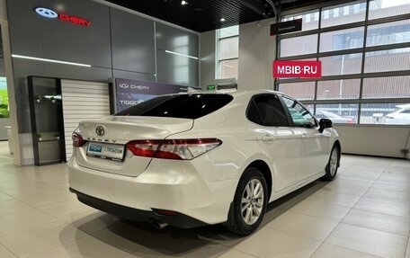 Toyota Camry, 2019 год, 2 490 000 рублей, 4 фотография