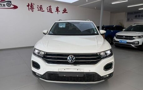 Volkswagen T-Roc I, 2022 год, 1 789 000 рублей, 2 фотография