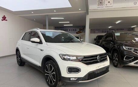 Volkswagen T-Roc I, 2022 год, 1 789 000 рублей, 3 фотография