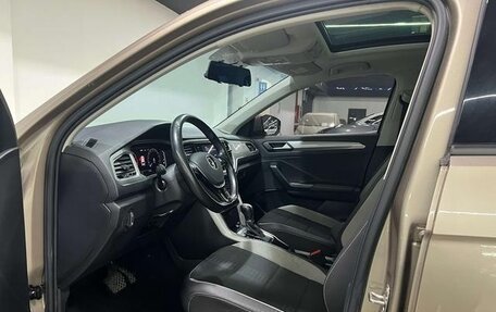 Volkswagen T-Roc I, 2022 год, 1 593 000 рублей, 7 фотография