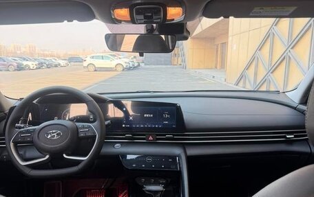 Hyundai Elantra, 2023 год, 1 493 000 рублей, 10 фотография