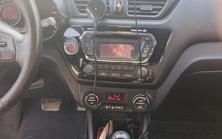 KIA Rio III рестайлинг, 2011 год, 700 000 рублей, 3 фотография