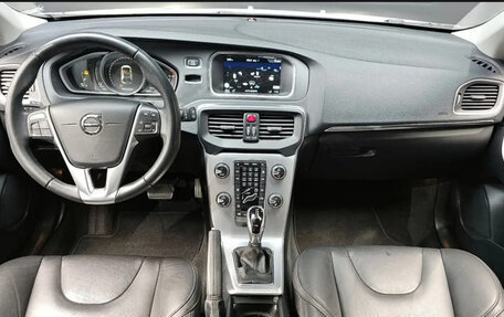 Volvo V40 II рестайлинг, 2017 год, 1 868 077 рублей, 6 фотография