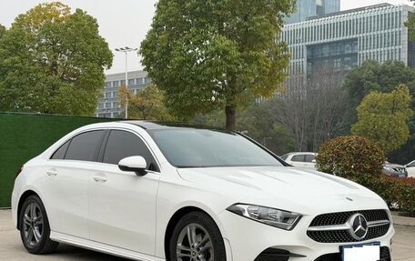 Mercedes-Benz A-Класс, 2022 год, 1 729 000 рублей, 3 фотография