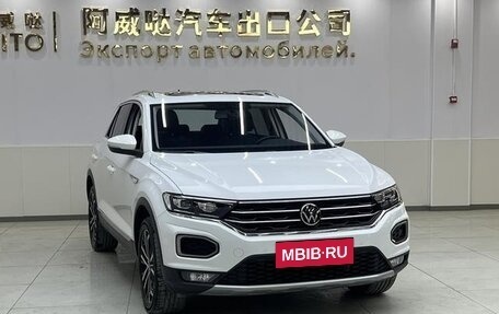 Volkswagen T-Roc I, 2022 год, 1 874 000 рублей, 3 фотография