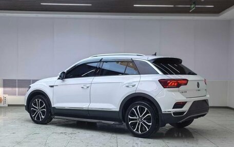 Volkswagen T-Roc I, 2022 год, 1 913 000 рублей, 4 фотография