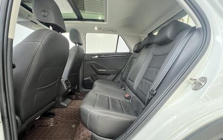 Volkswagen T-Roc I, 2022 год, 1 874 000 рублей, 15 фотография