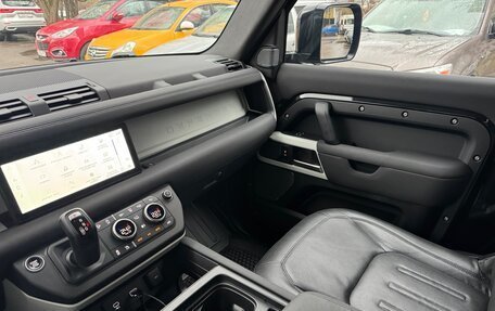 Land Rover Defender II, 2021 год, 6 700 000 рублей, 3 фотография