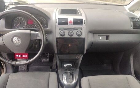 Volkswagen Touran III, 2008 год, 650 000 рублей, 2 фотография