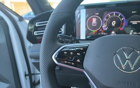 Volkswagen Tiguan, 2026 год, 5 150 000 рублей, 27 фотография