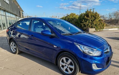 Hyundai Solaris II рестайлинг, 2011 год, 899 000 рублей, 3 фотография