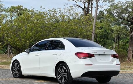 Mercedes-Benz A-Класс, 2022 год, 1 750 000 рублей, 6 фотография