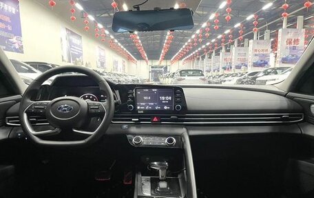 Hyundai Elantra, 2022 год, 1 493 000 рублей, 10 фотография