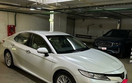 Toyota Camry, 2020 год, 3 590 000 рублей, 2 фотография